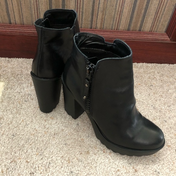 Guess Leather Boots - Picture 1 of 15